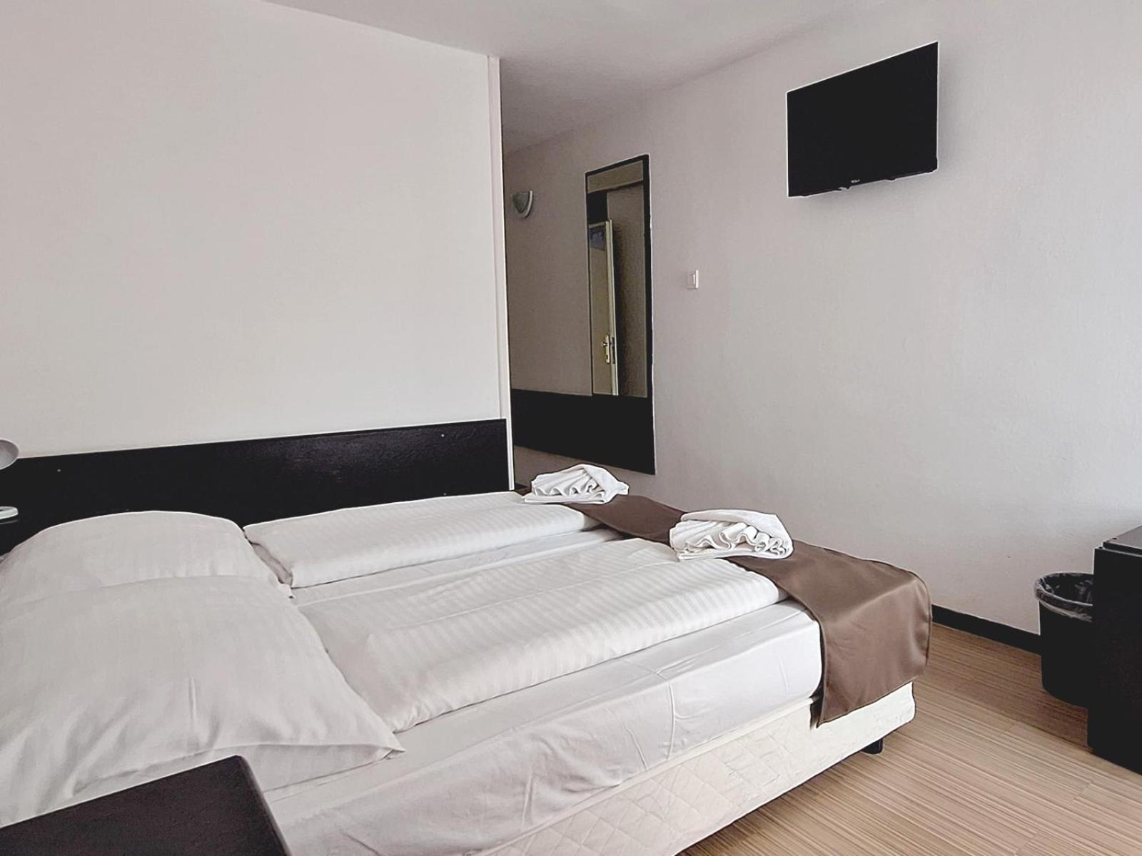 Hotel Hungária Siófok Esterno foto