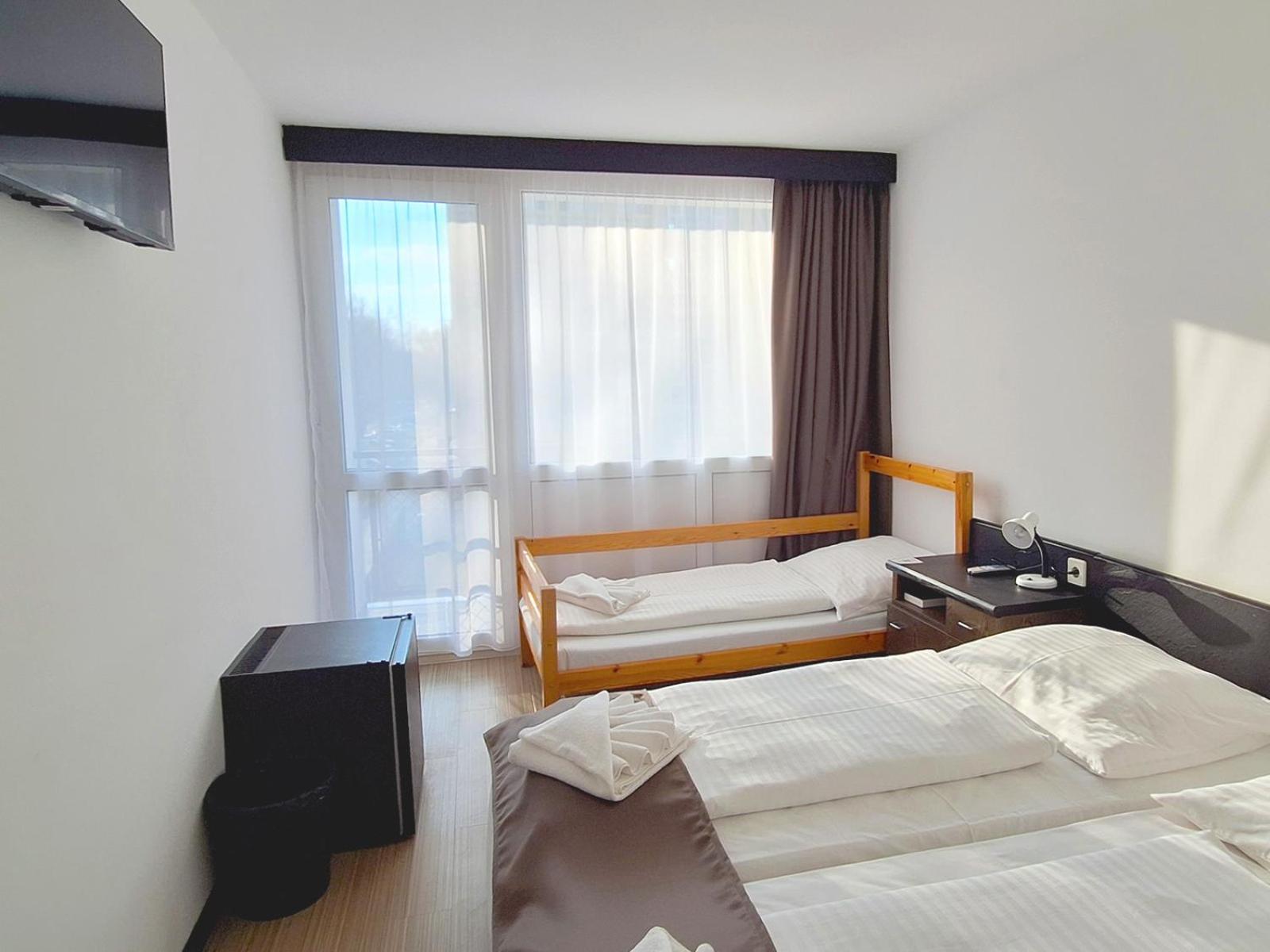 Hotel Hungária Siófok Esterno foto