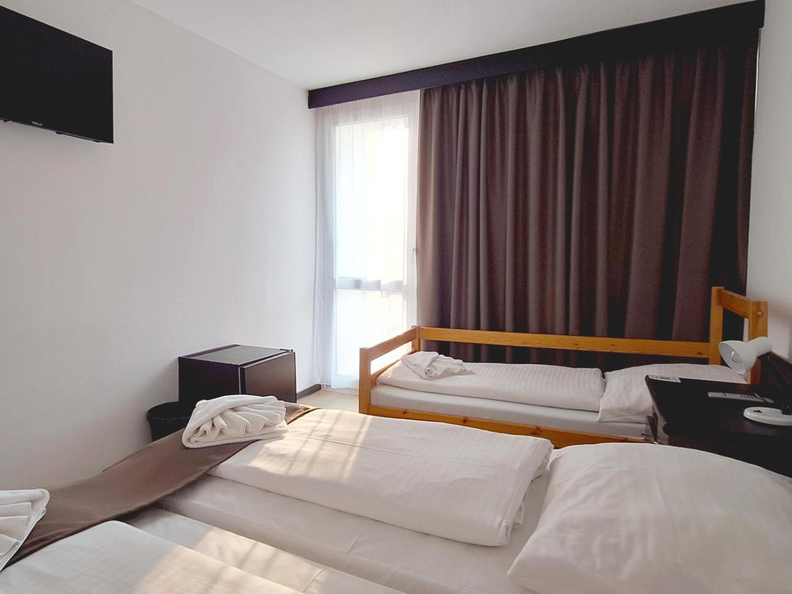 Hotel Hungária Siófok Esterno foto